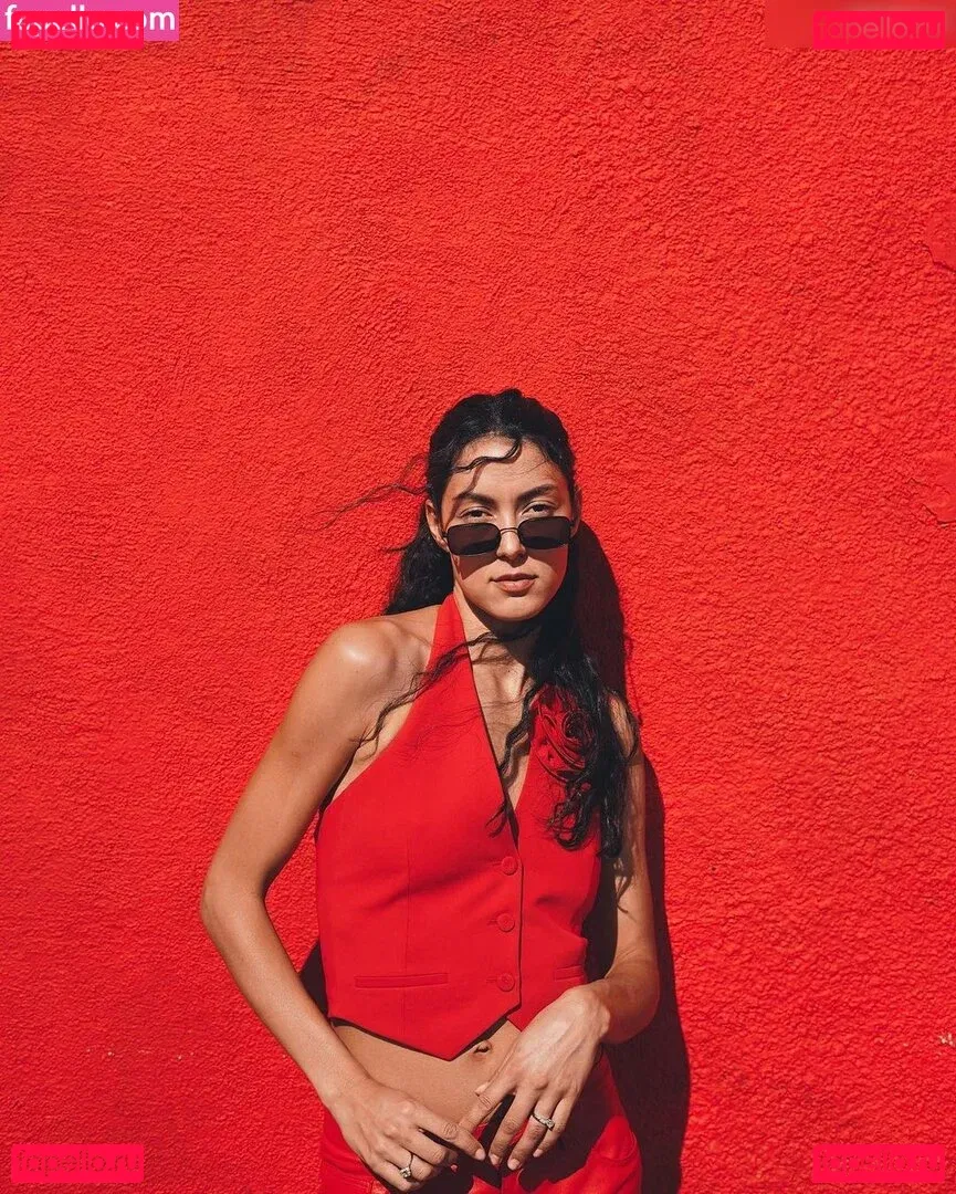 Rebecca Mir Onlyfans Photo Gallery 