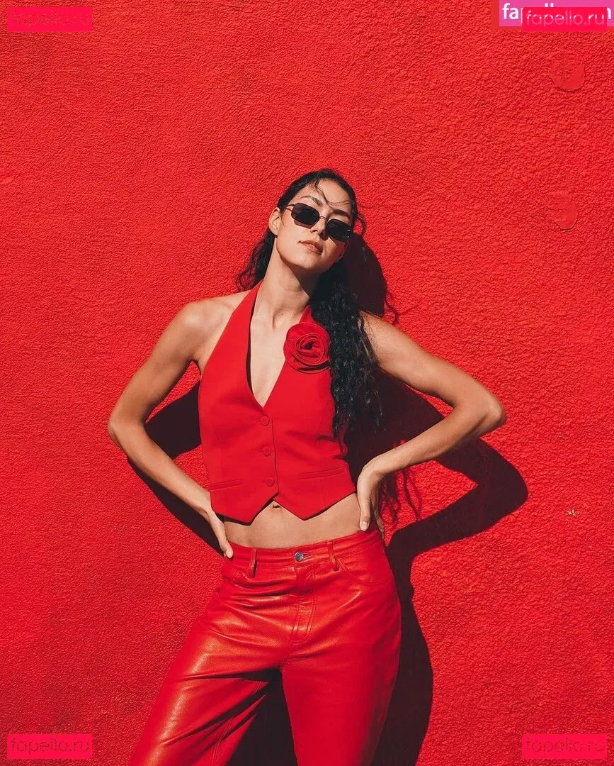 Rebecca Mir Onlyfans Photo Gallery 