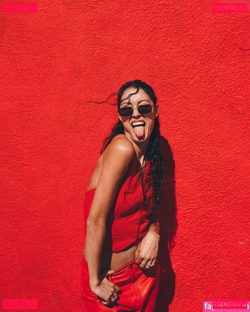 Rebecca Mir Onlyfans Photo Gallery 