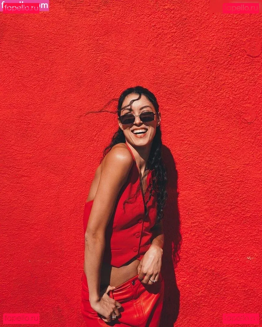 Rebecca Mir Onlyfans Photo Gallery 