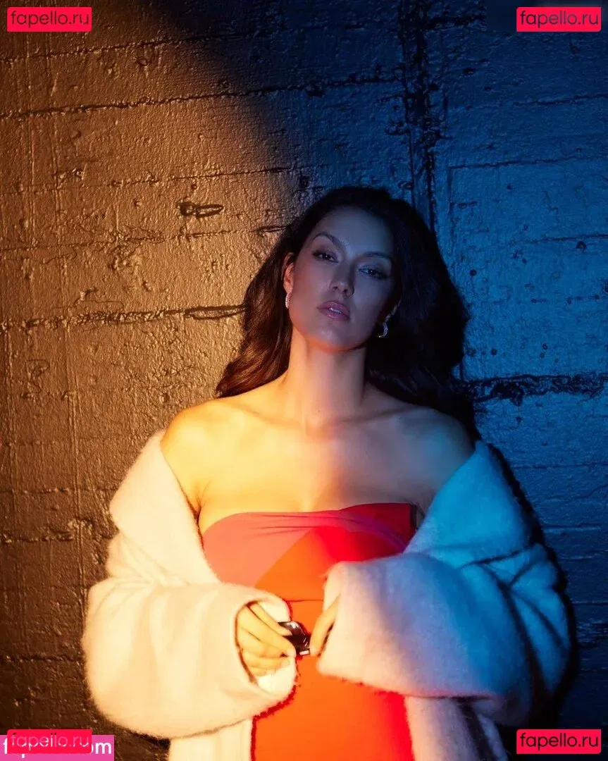 Rebecca Mir Onlyfans Photo Gallery 