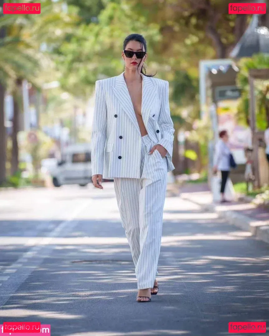 Rebecca Mir Onlyfans Photo Gallery 