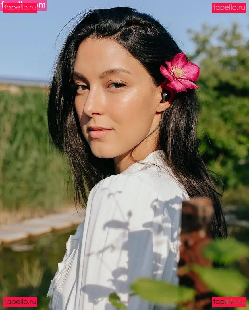 Rebecca Mir Onlyfans Photo Gallery 