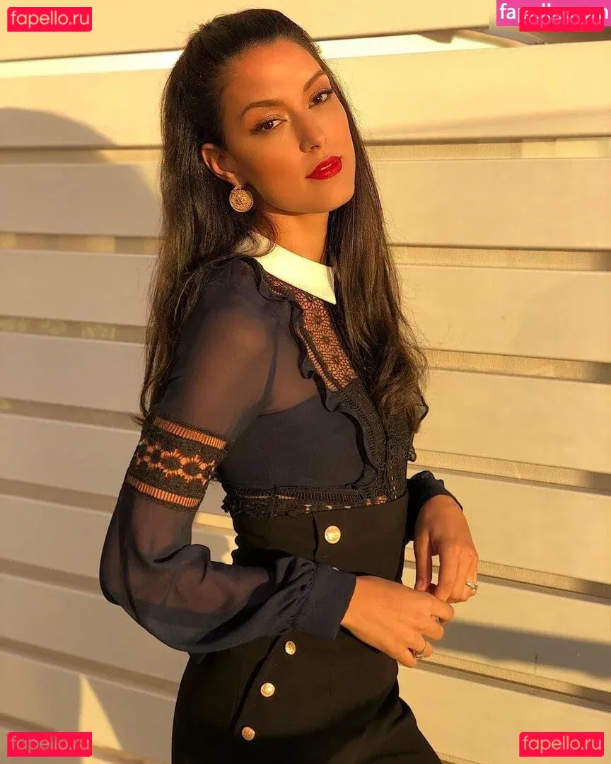 Rebecca Mir Onlyfans Photo Gallery 