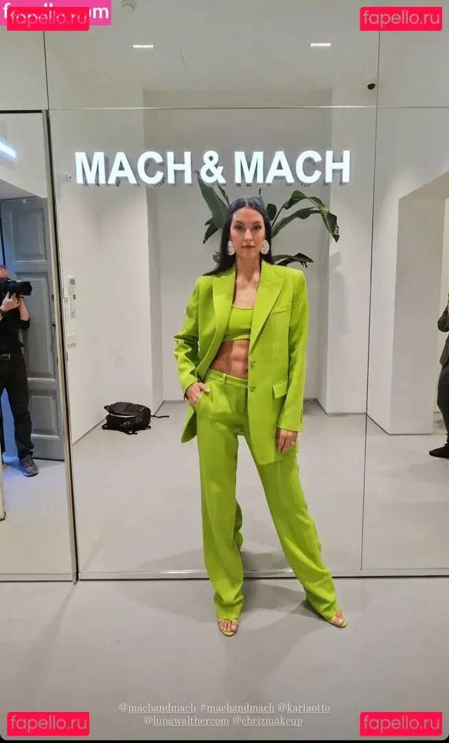 Rebecca Mir Onlyfans Photo Gallery 