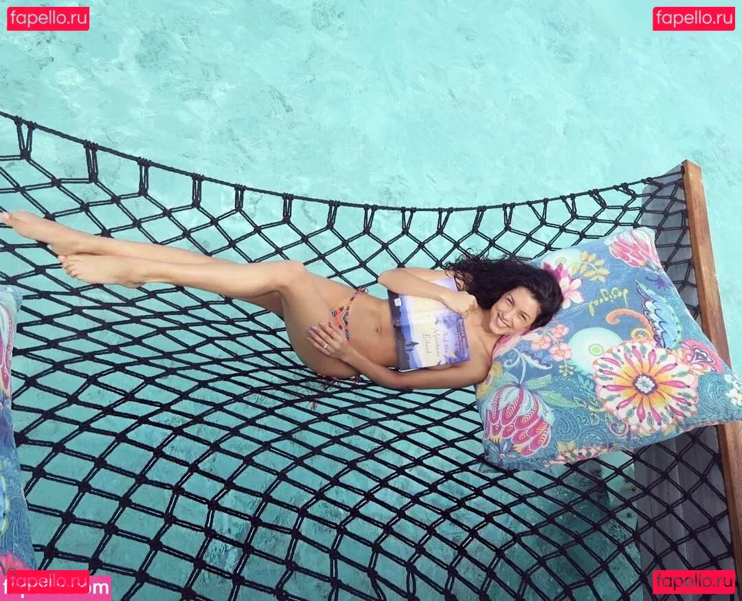 Rebecca Mir Onlyfans Photo Gallery 