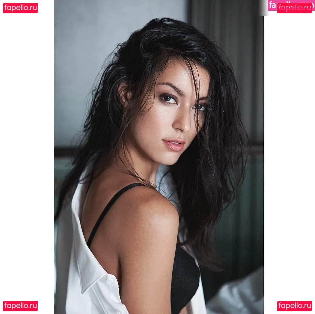 Rebecca Mir Onlyfans Photo Gallery 