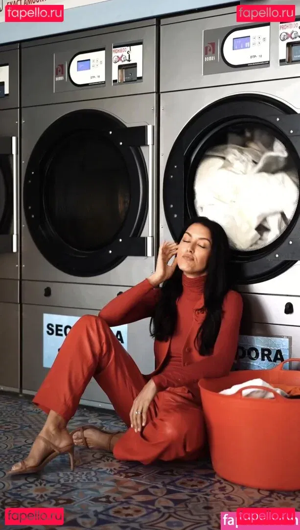 Rebecca Mir Onlyfans Photo Gallery 