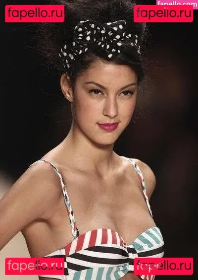 Rebecca Mir Onlyfans Photo Gallery 