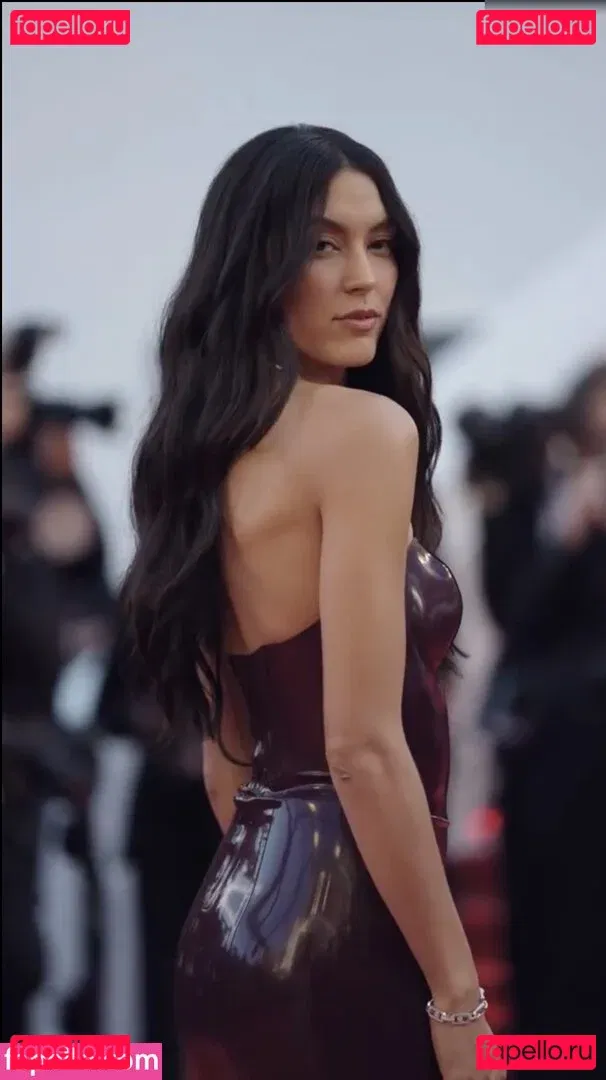 Rebecca Mir Onlyfans Photo Gallery 