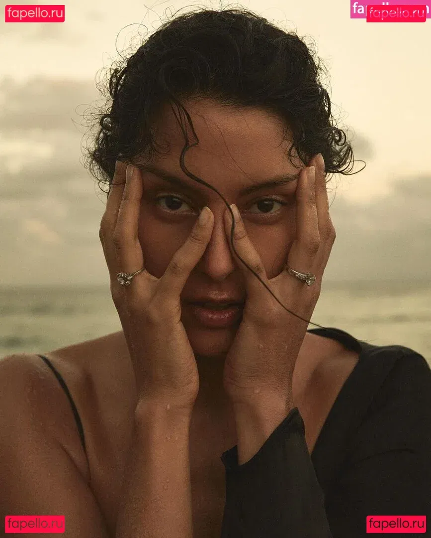 Rebecca Mir Onlyfans Photo Gallery 