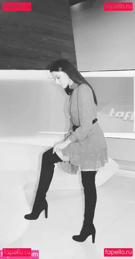 Rebecca Mir Onlyfans Photo Gallery 