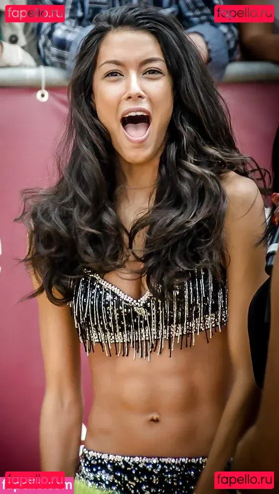 Rebecca Mir Onlyfans Photo Gallery 