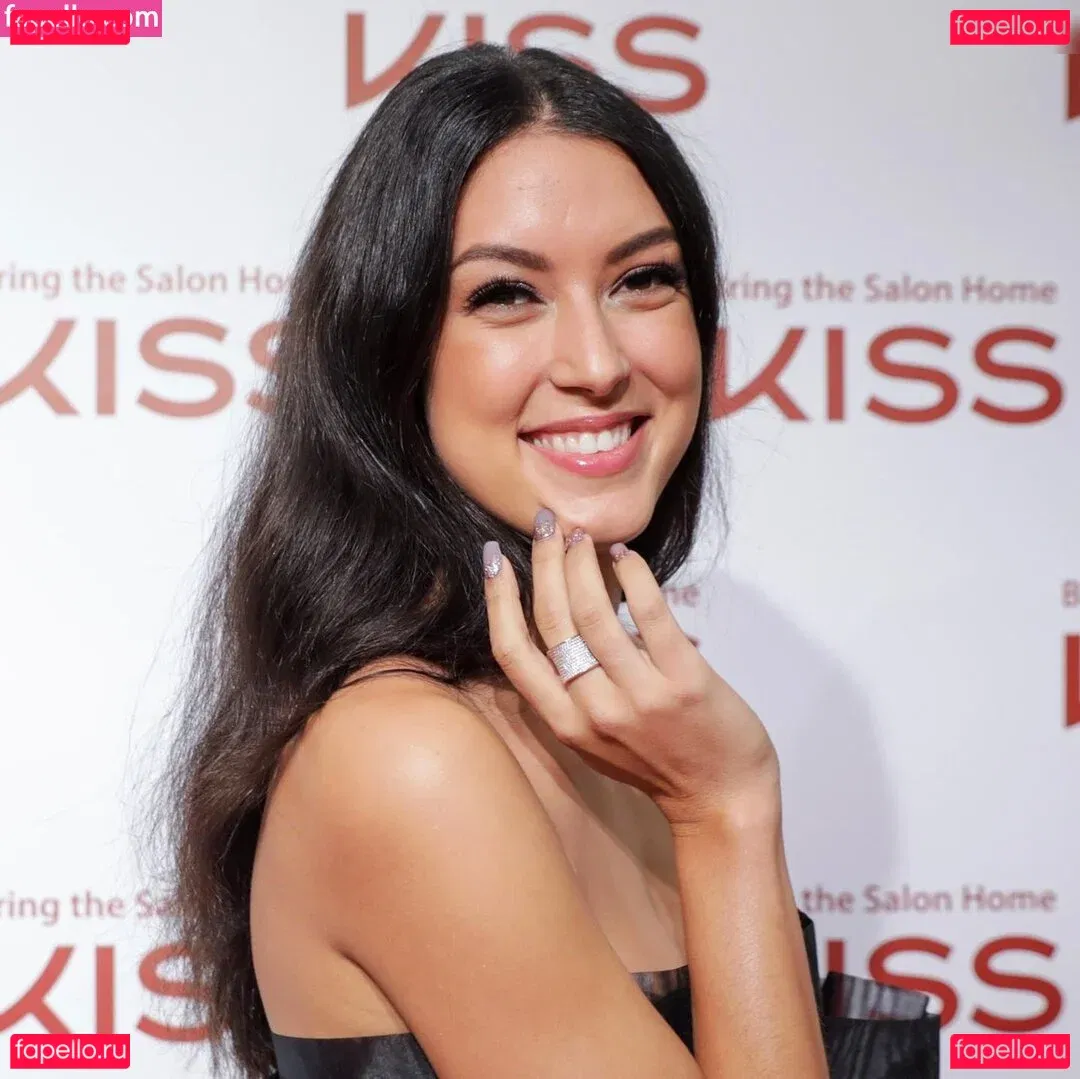 Rebecca Mir Onlyfans Photo Gallery 