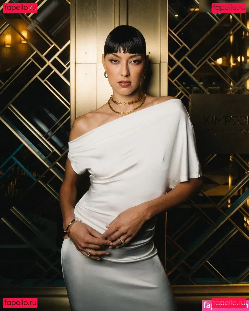 Rebecca Mir Onlyfans Photo Gallery 