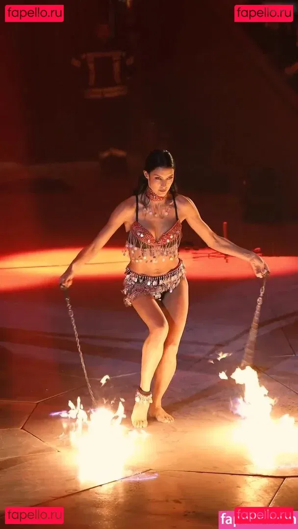 Rebecca Mir Onlyfans Photo Gallery 