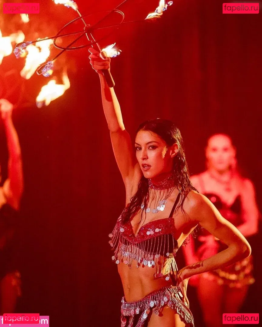 Rebecca Mir Onlyfans Photo Gallery 