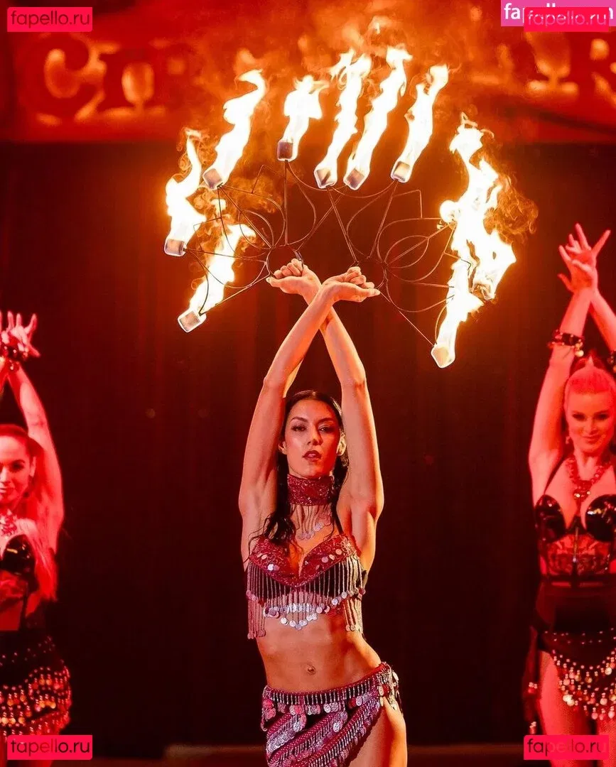 Rebecca Mir Onlyfans Photo Gallery 