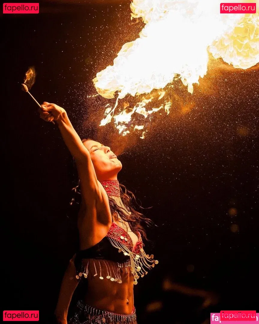 Rebecca Mir Onlyfans Photo Gallery 