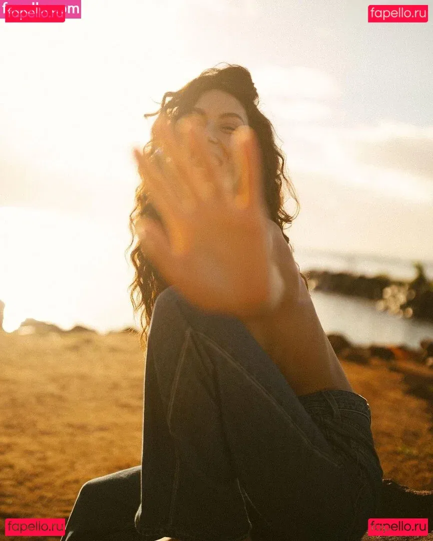 Rebecca Mir Onlyfans Photo Gallery 