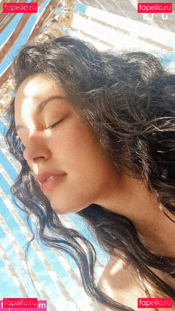 Rebecca Mir Onlyfans Photo Gallery 