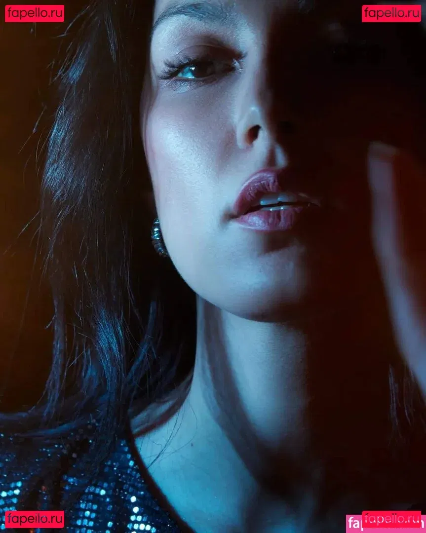 Rebecca Mir Onlyfans Photo Gallery 