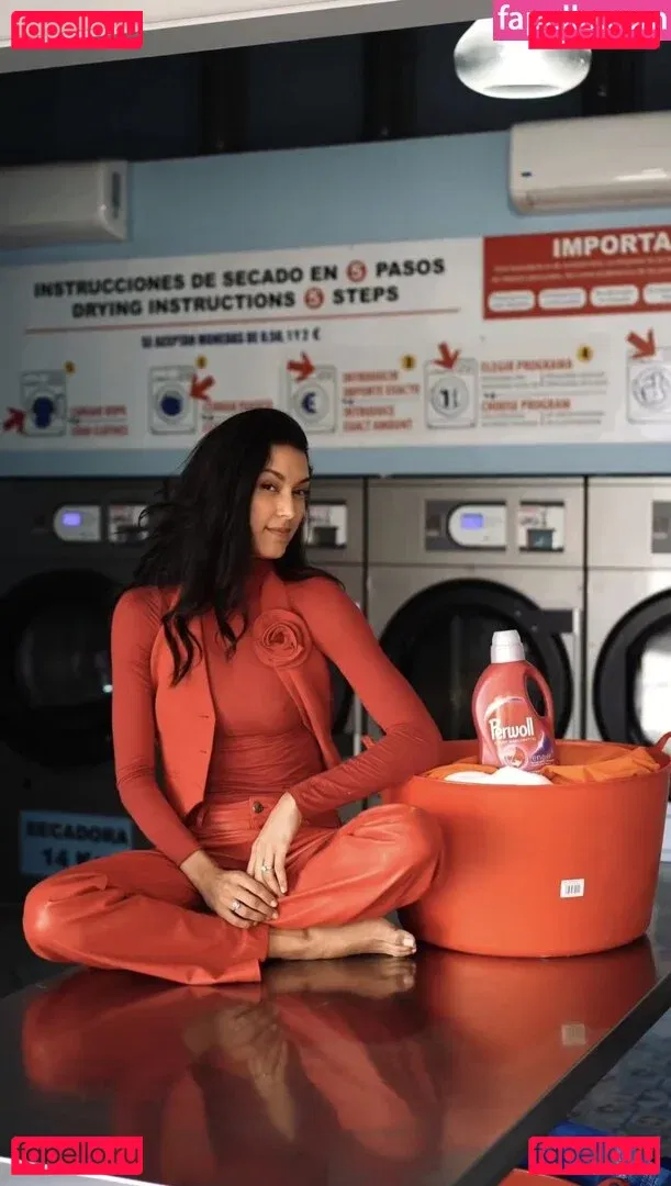 Rebecca Mir Onlyfans Photo Gallery 