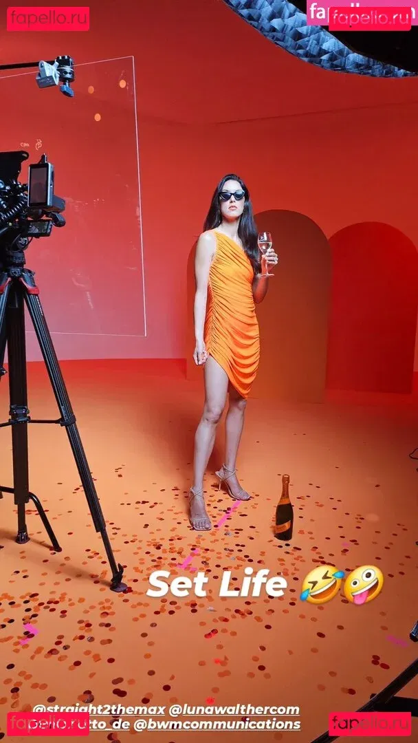 Rebecca Mir Onlyfans Photo Gallery 