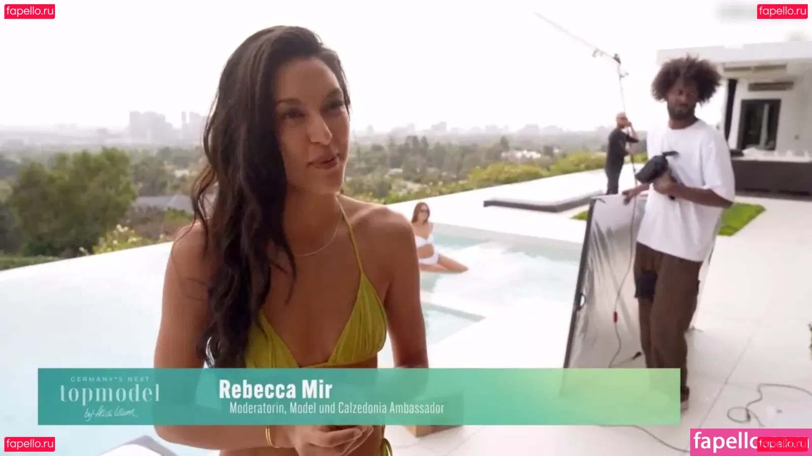 Rebecca Mir Onlyfans Photo Gallery 