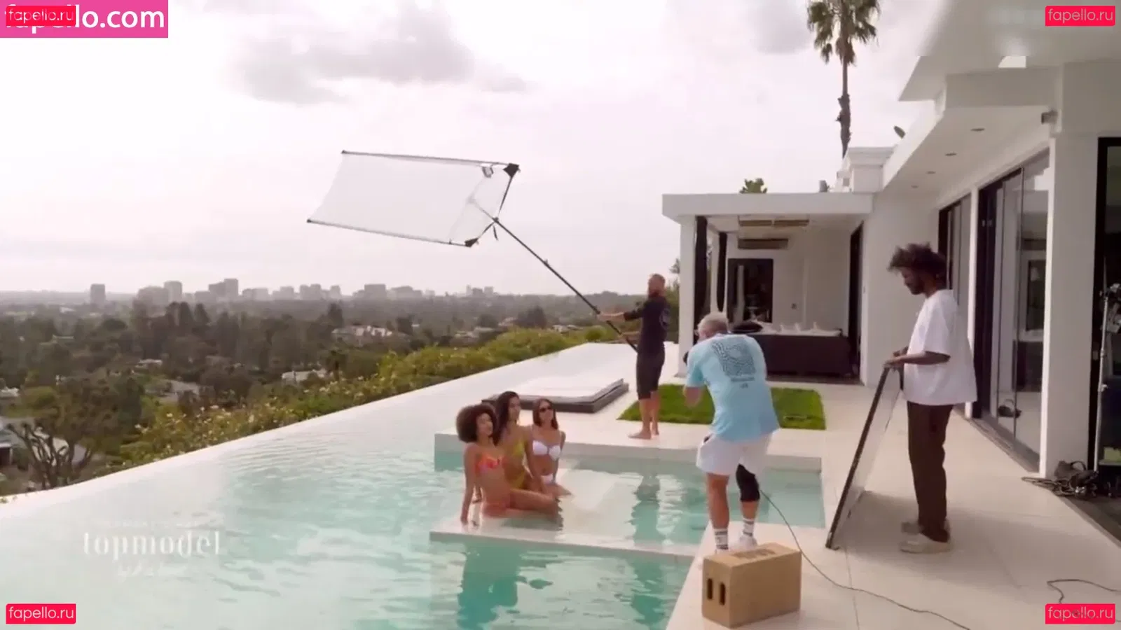 Rebecca Mir Onlyfans Photo Gallery 