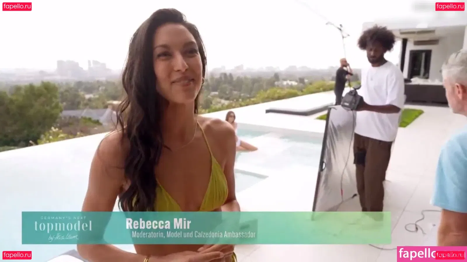 Rebecca Mir Onlyfans Photo Gallery 