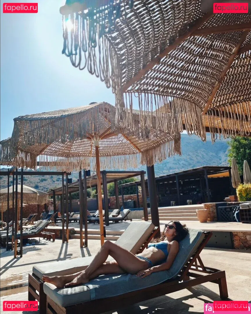 Rebecca Mir Onlyfans Photo Gallery 