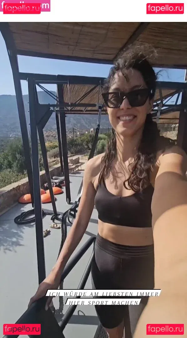 Rebecca Mir Onlyfans Photo Gallery 