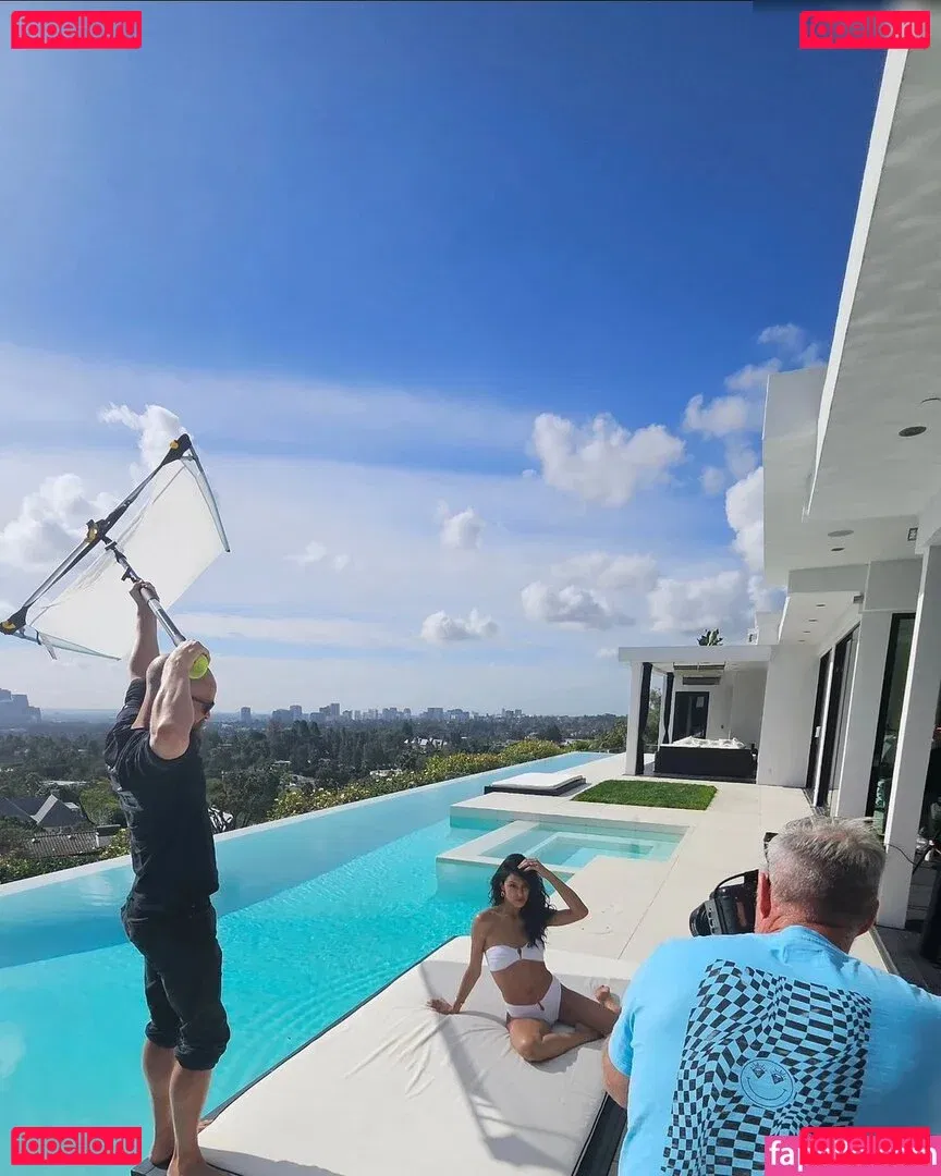 Rebecca Mir Onlyfans Photo Gallery 