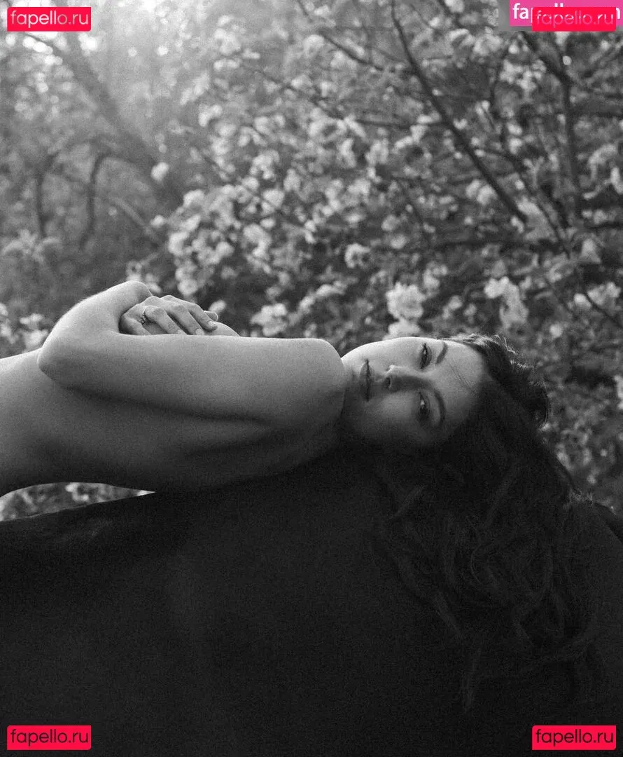 Rebecca Mir Onlyfans Photo Gallery 