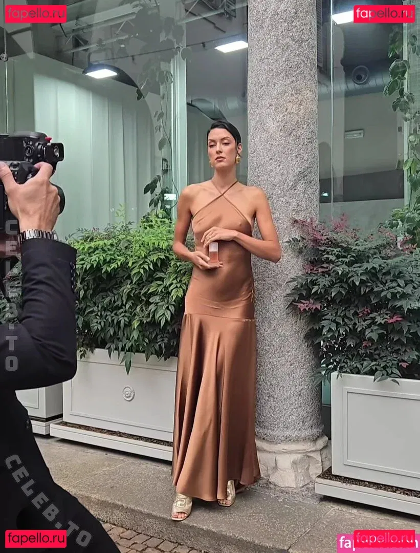 Rebecca Mir Onlyfans Photo Gallery 