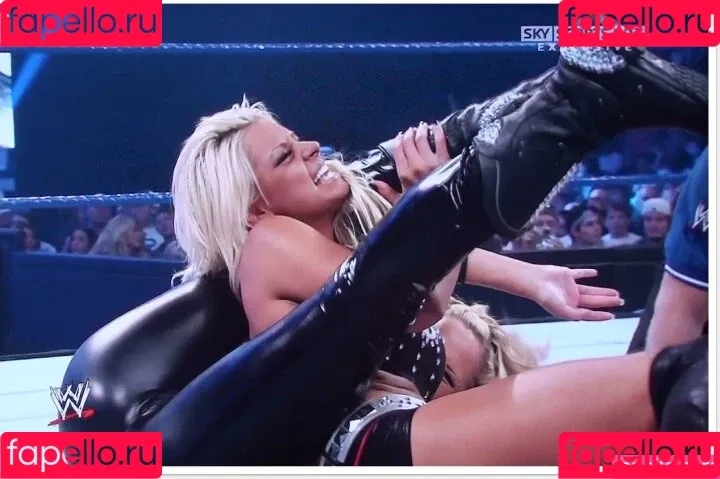 WWE Michelle McCool Onlyfans Photo Gallery 