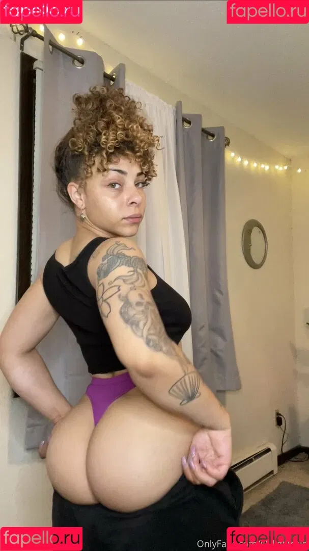 lilylightskin Onlyfans Photo Gallery 