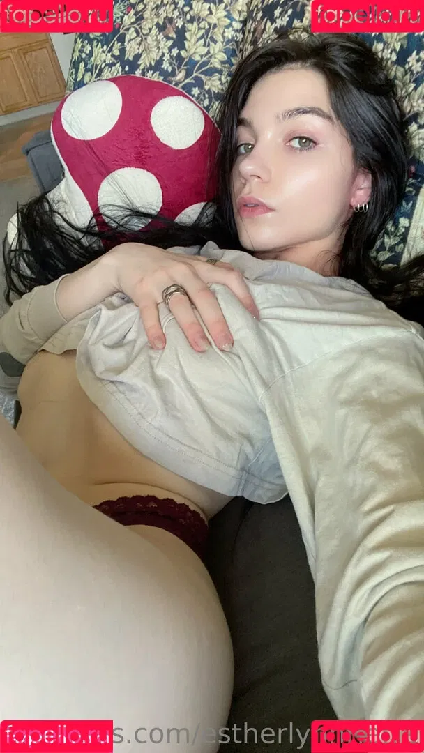 estherlynnriefree Onlyfans Photo Gallery 