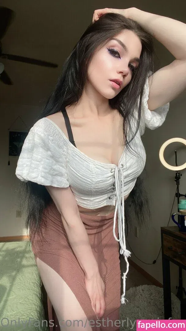 estherlynnriefree Onlyfans Photo Gallery 