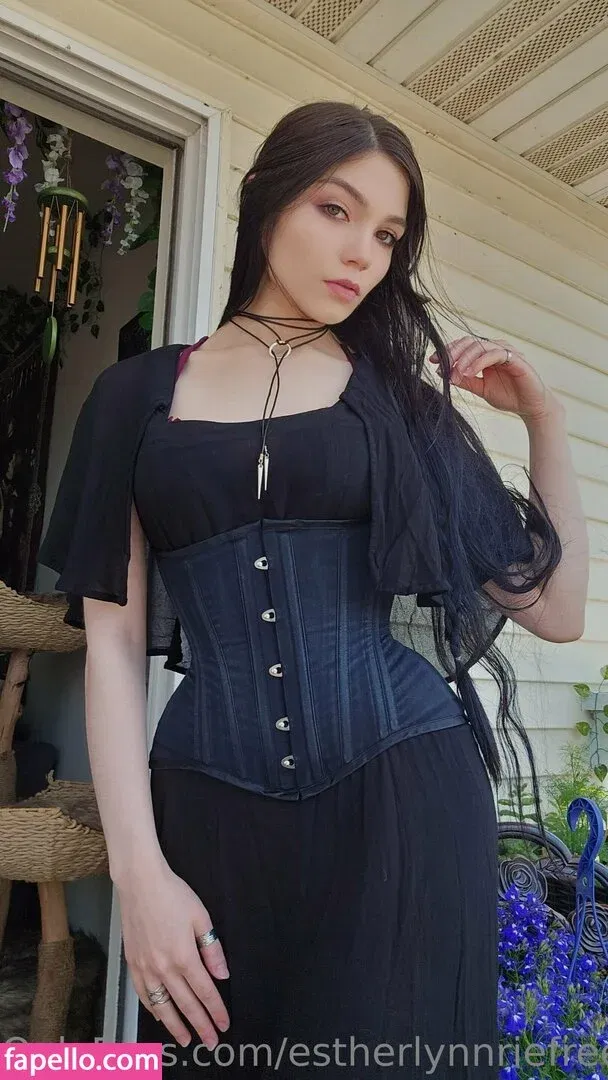 estherlynnriefree Onlyfans Photo Gallery 