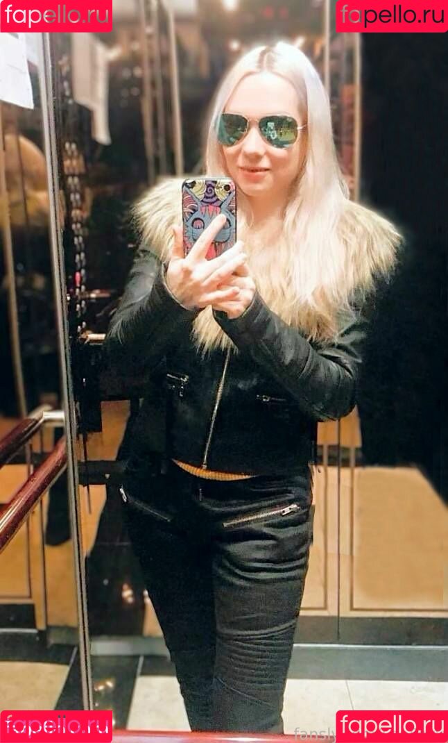 LeaFoxy Onlyfans Photo Gallery 