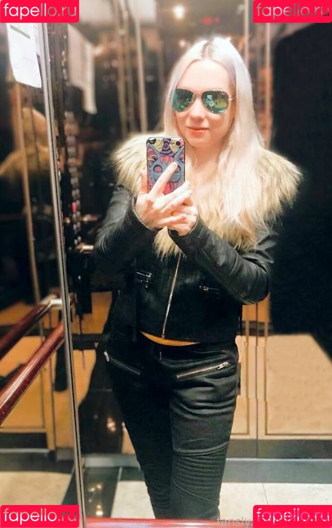 LeaFoxy Onlyfans Photo Gallery 