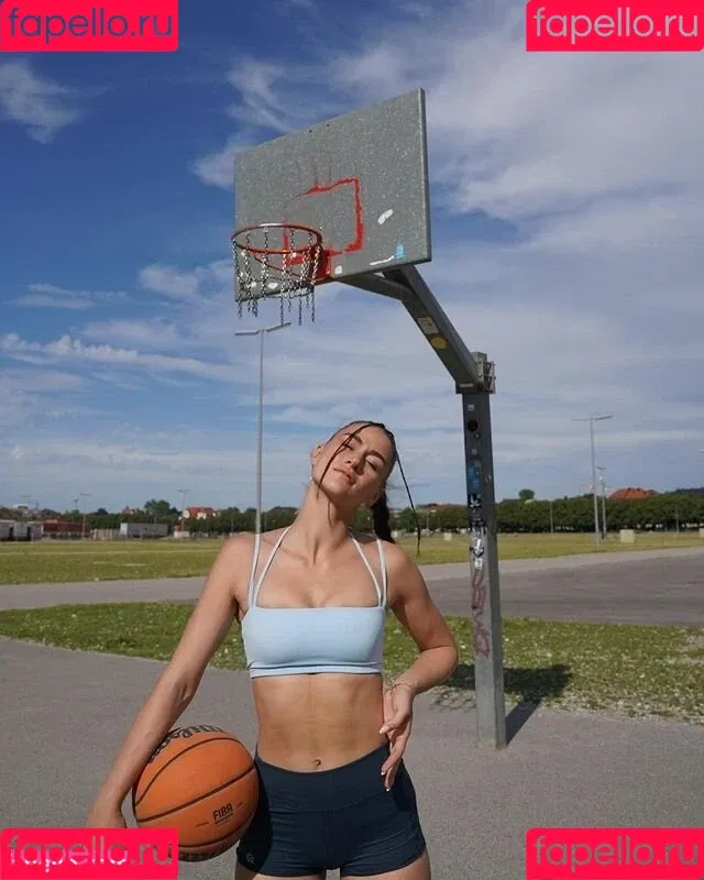 Sportlerinnen deutsch & International Onlyfans Photo Gallery 