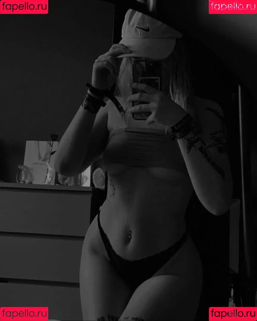 sina_nck Onlyfans Photo Gallery 