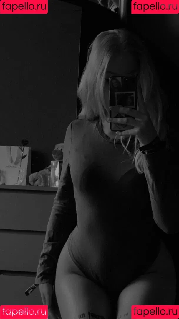 sina_nck Onlyfans Photo Gallery 