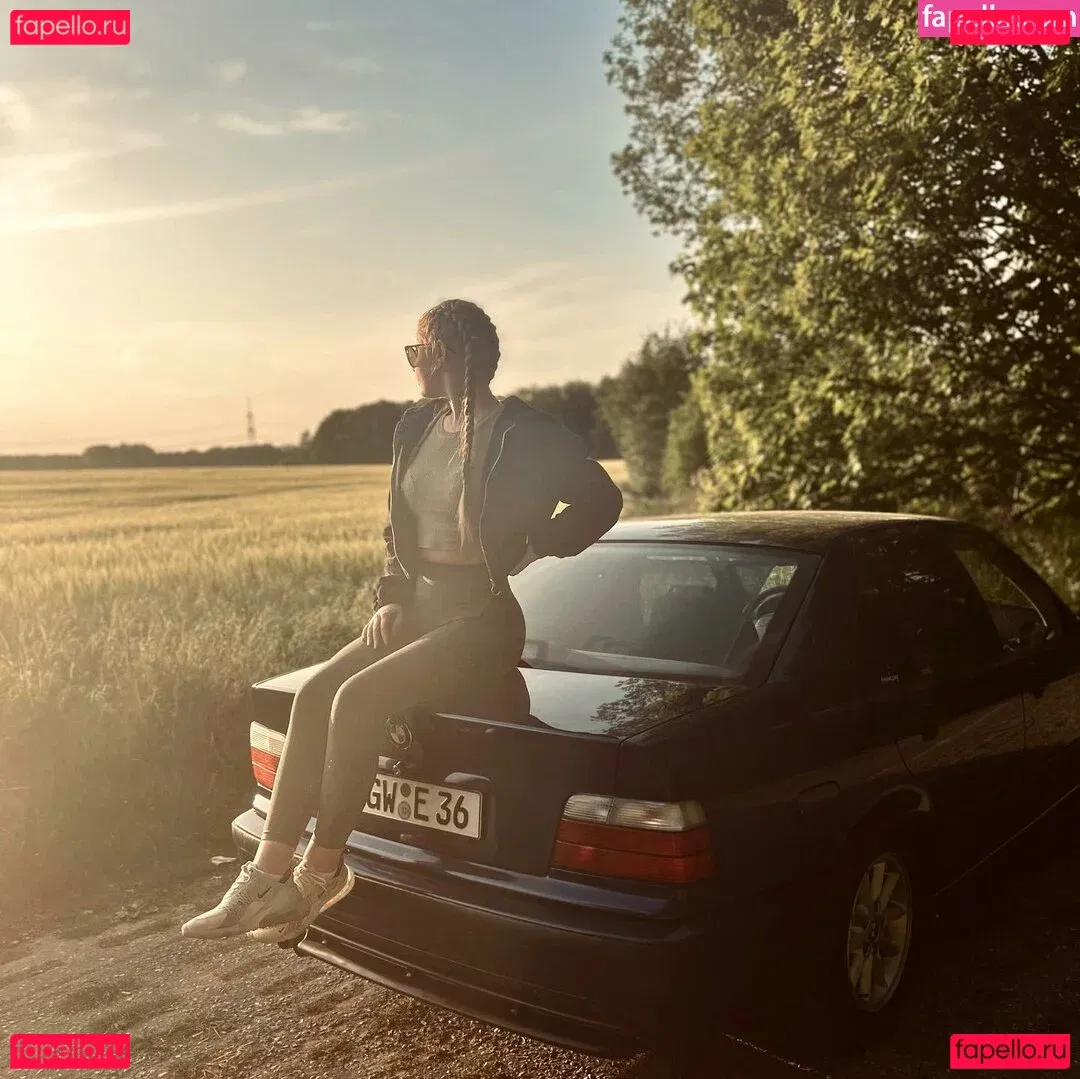 emaazing Onlyfans Photo Gallery 