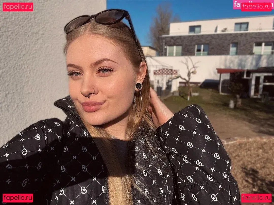 emaazing Onlyfans Photo Gallery 