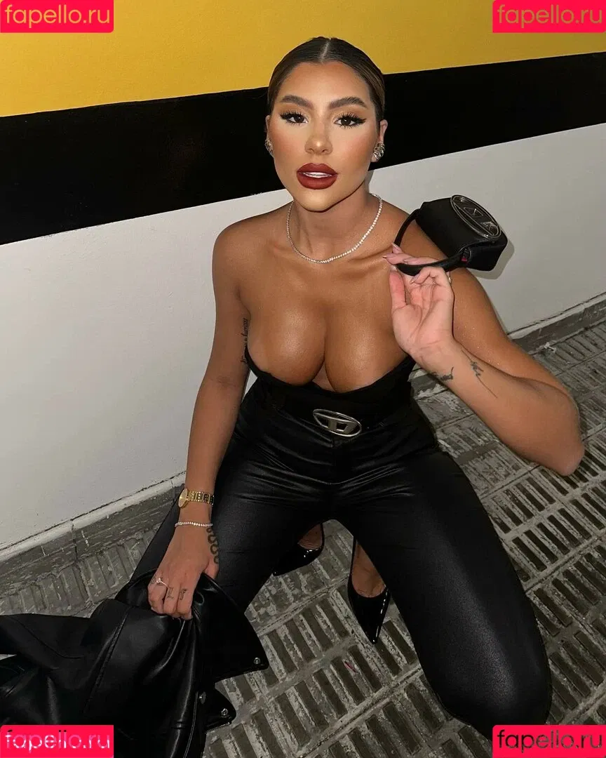 Yris Araujo Onlyfans Photo Gallery 