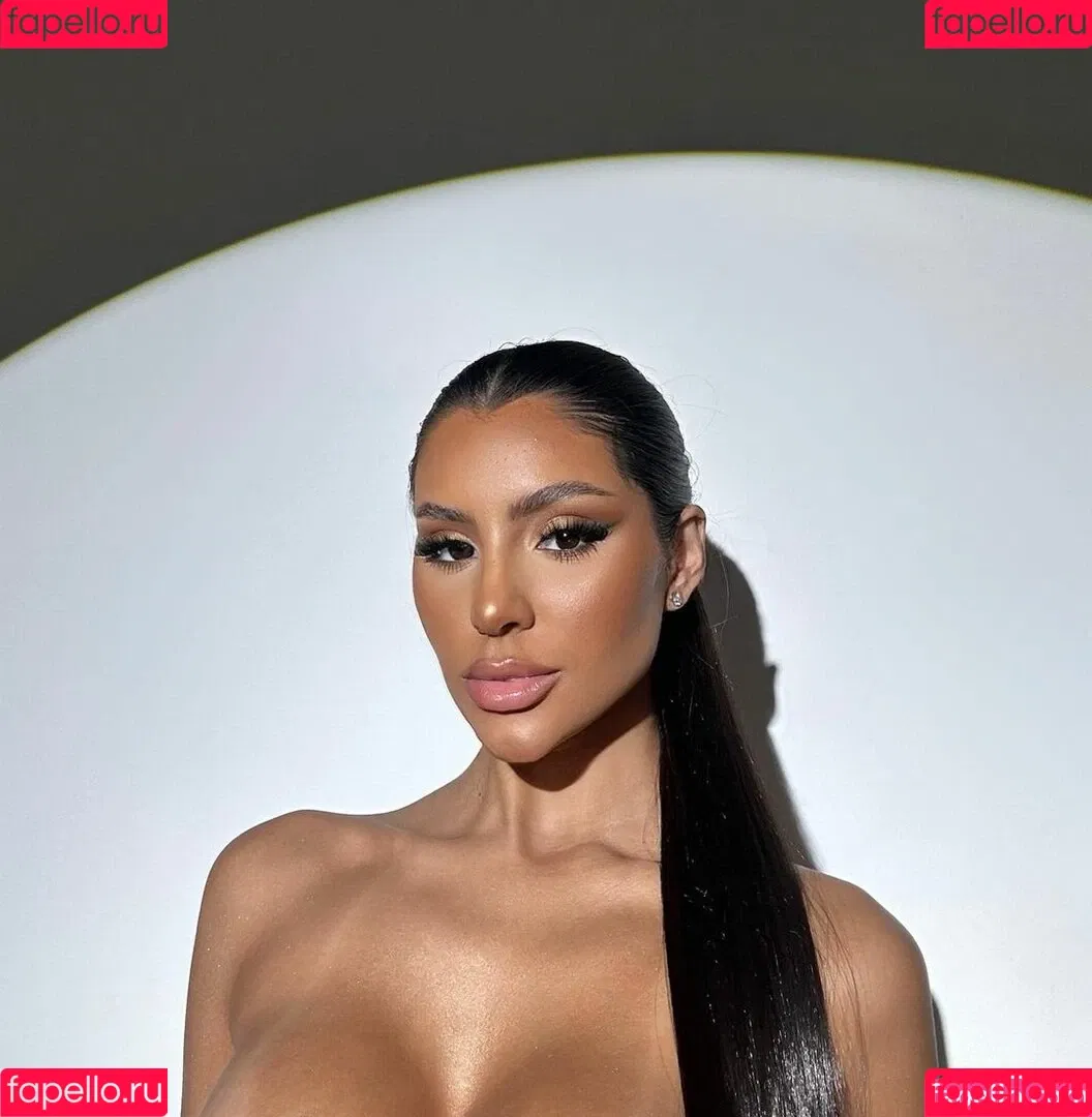 Yris Araujo Onlyfans Photo Gallery 